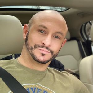 Meet your Posher, Adam